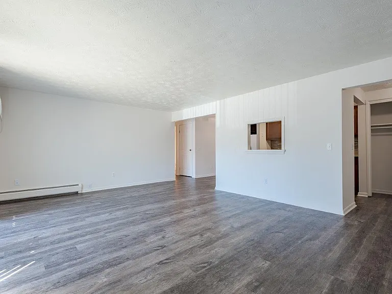 Webster Manor Apartment Homes — Photo 9
