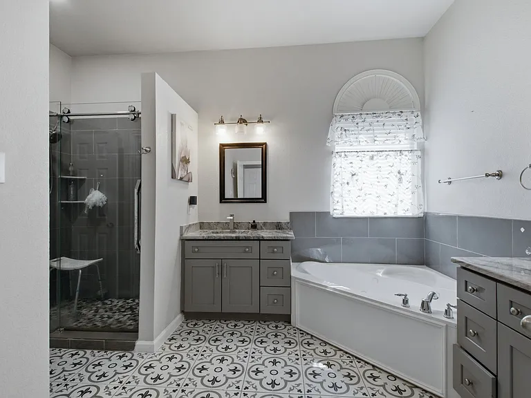 9309 Stonewood Dr — Photo 36