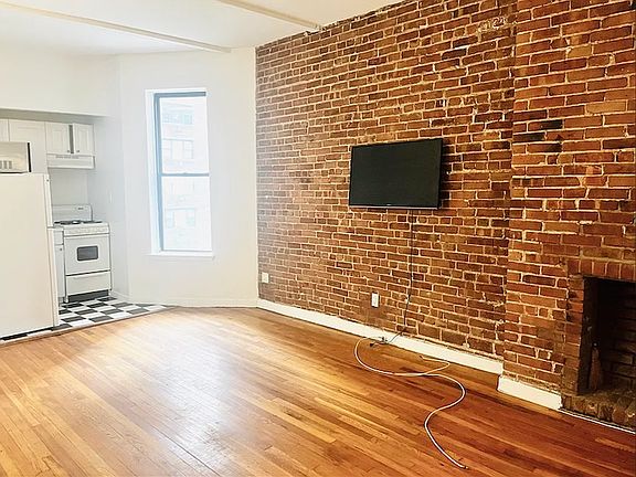 2nd image of 534 E 83rd St APT 3C
