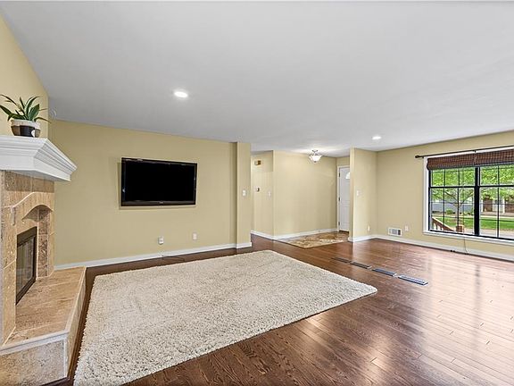5th image of 3609 NE Chapel Dr