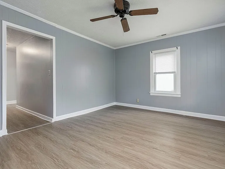 4060 La Salle Ave — Photo 5
