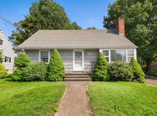 85 Sawyer Rd, Fairfield, CT 06824