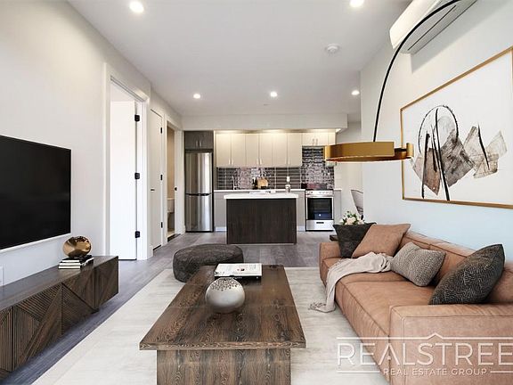 2nd image of 730 E 32nd St #4R