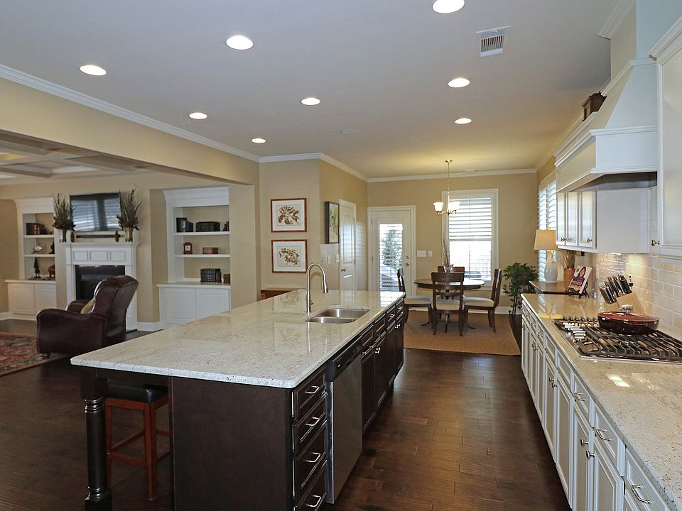 Open Concept Floor Plan!