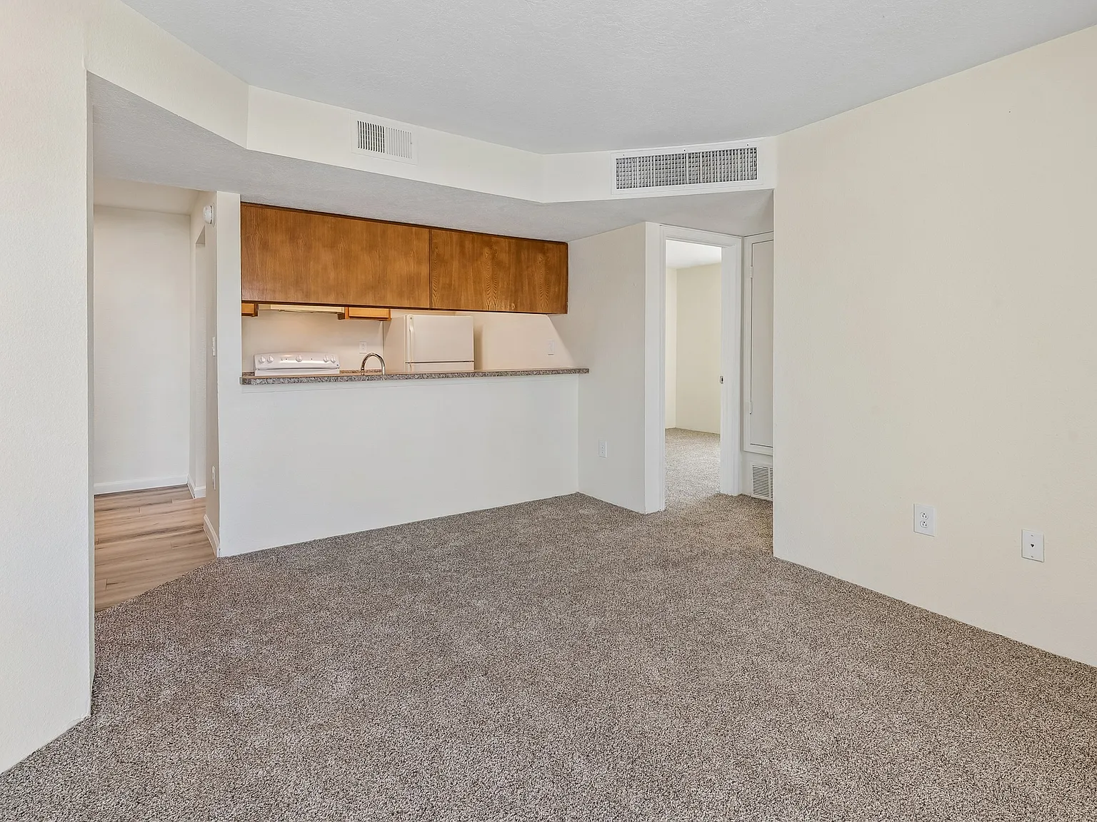 Tierra Pointe — Photo 3