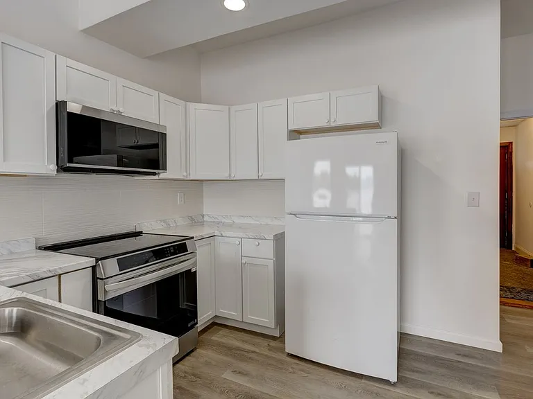 41 E High St #3 — Photo 8