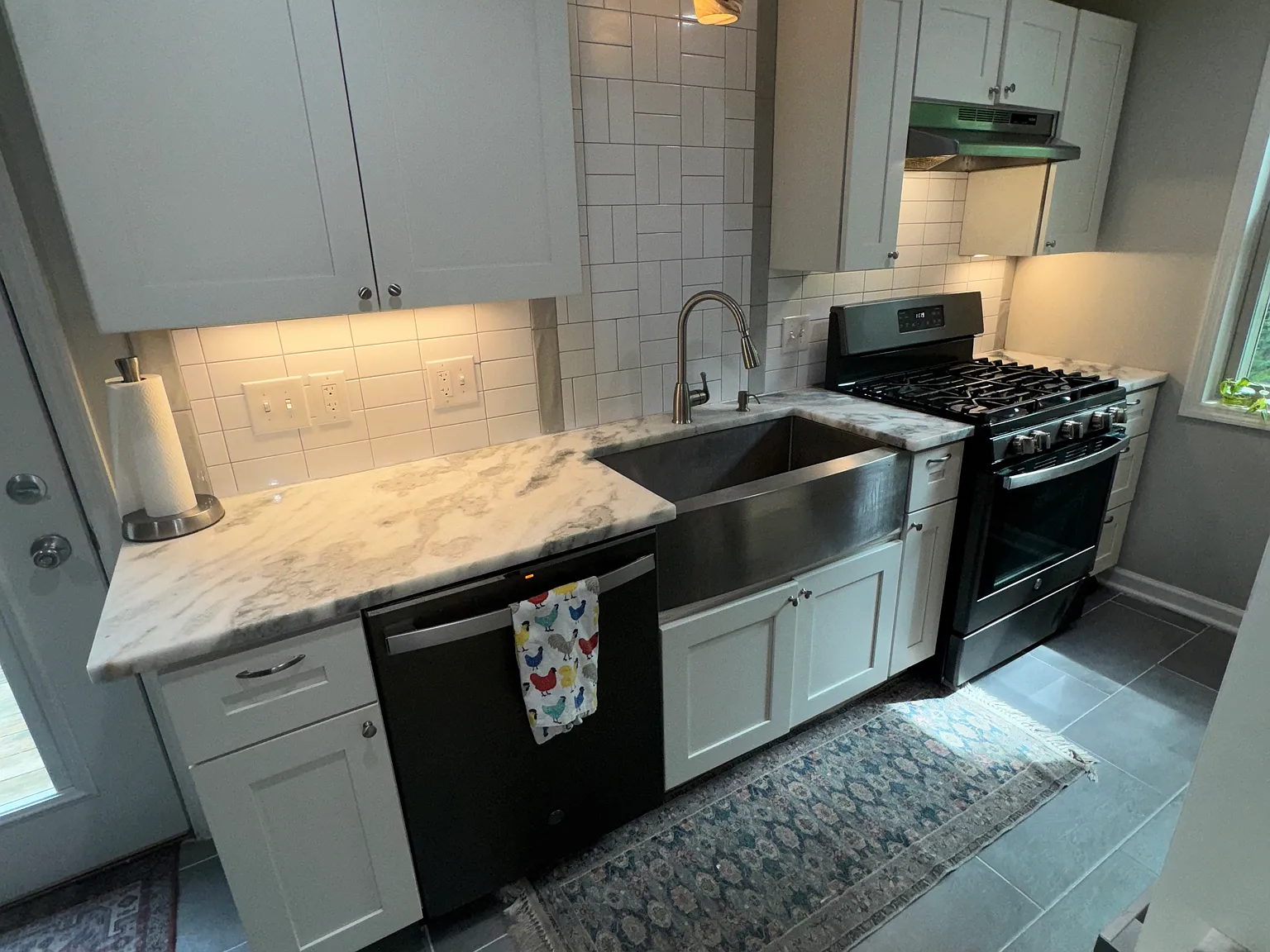 3 bed, 2.5 bath, 1721 sqft, $2,100 — Photo 3