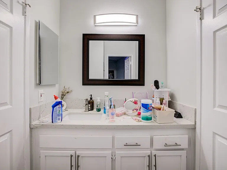 685 Kelton Ave — Photo 30