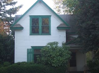 1144 E Main St, Silverton, OR