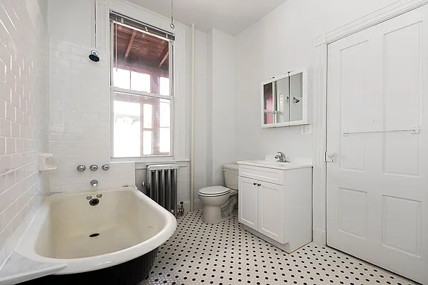 Rented by Nest Seekers International | media 12