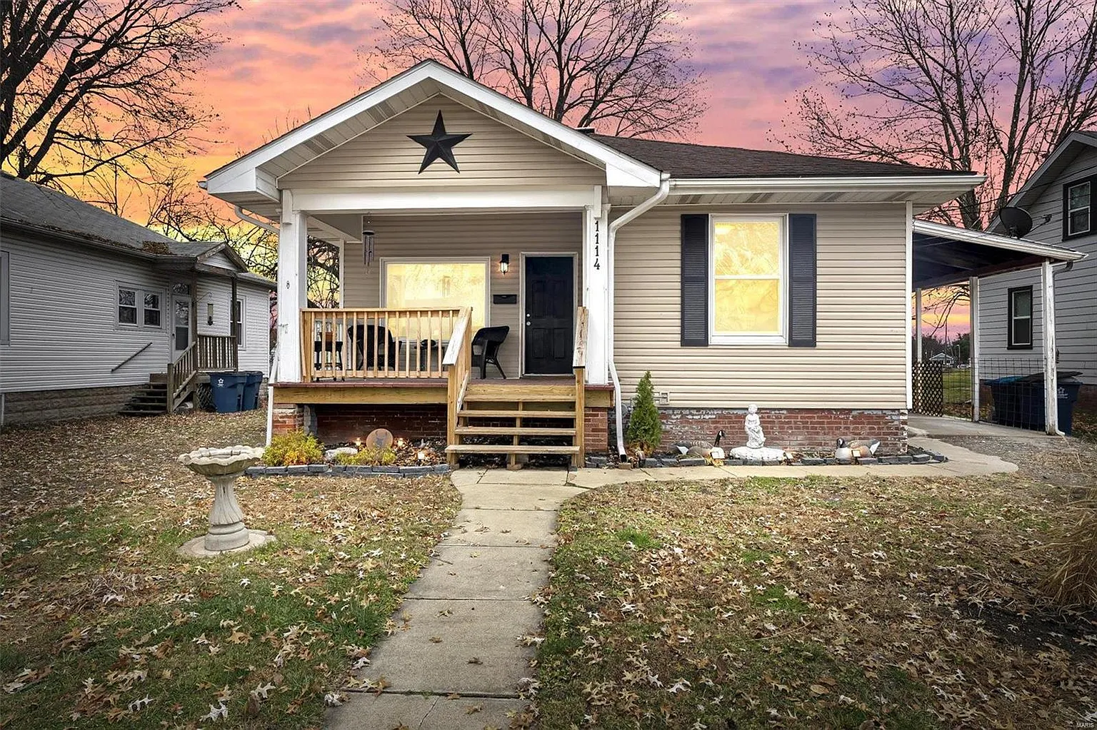 1114 Williams St photo 1