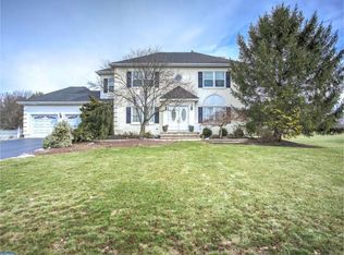 4 Robert Dr, Princeton Junction, NJ 08550