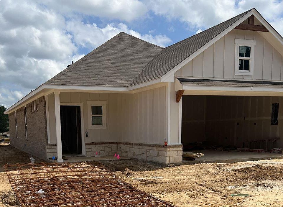 1st image of 113 Blue Bird Ln