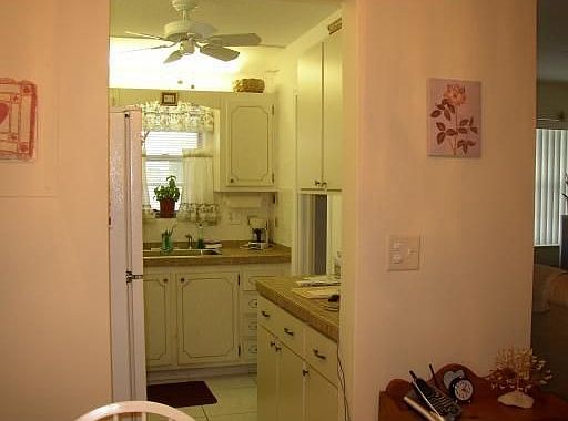 3rd image of 1550 N 12th Ct APT 1A