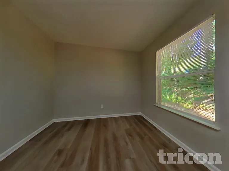 1104 Saint Phillips Ct — Photo 4
