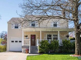 118 Lincoln Pl, Waldwick, NJ 07463