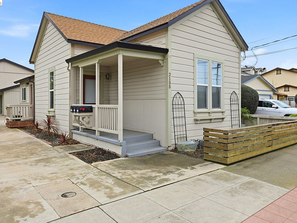 1st image of 2155 Chestnut St