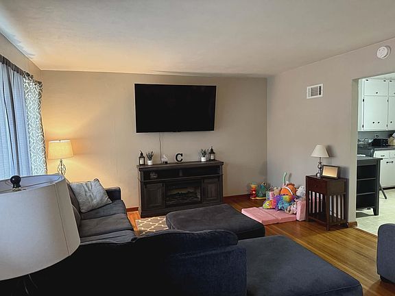 4th image of 1706 3rd Ave E