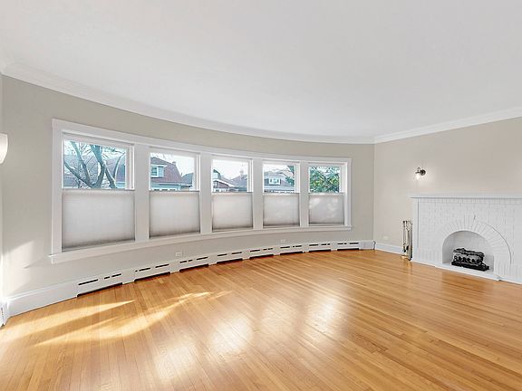 5th image of 4928 N Kilbourn Ave
