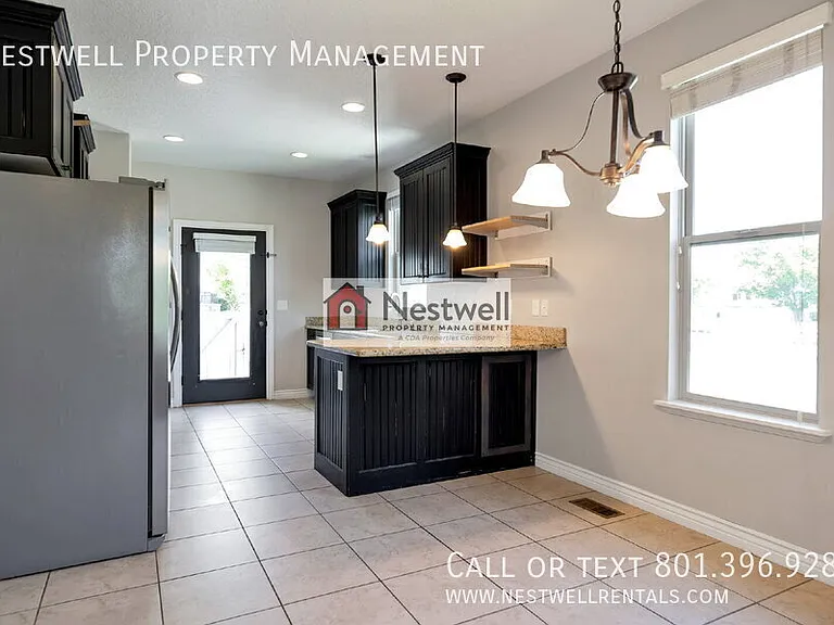 4631 W Vermillion Dr — Photo 8