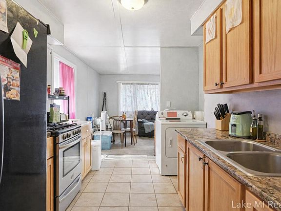 3rd image of 116 Fleetwood Dr