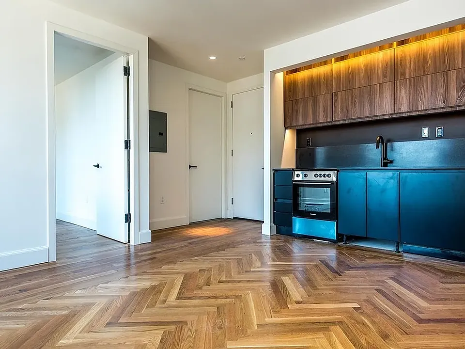 1 Duffield St #218