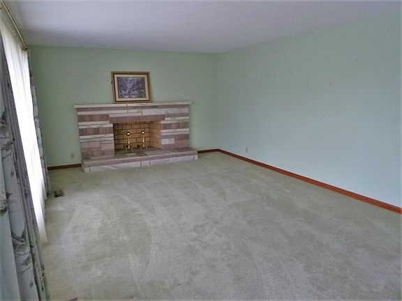 3rd image of 1253 Malabar Dr
