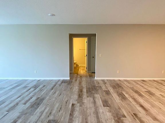 3rd image of 1539B Gunston Dr #1539-B