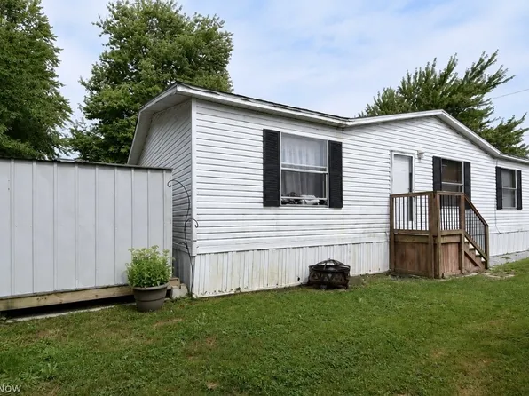 8 Eddy Rd, Madison, OH 44057