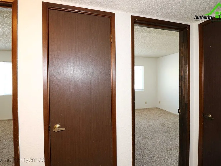 900 Jamieson Ct #4 — Photo 9