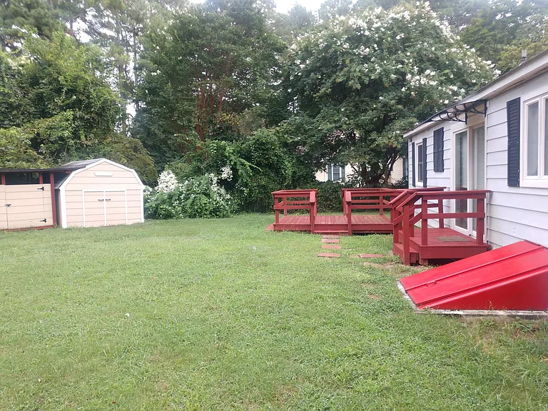 117 Lakewood Dr — Photo 2
