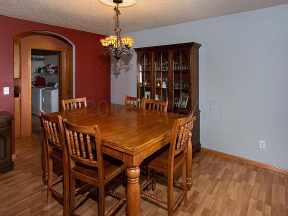 4th image of 455 38th Ave W