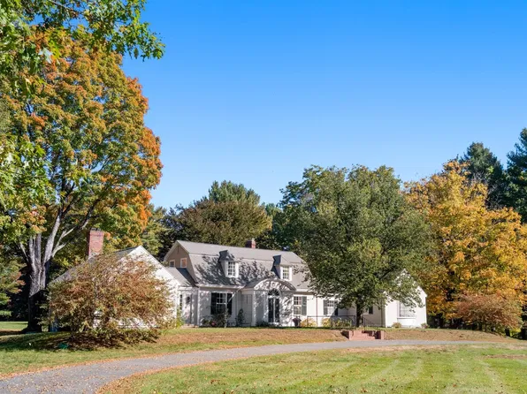 75 Elm St, Medfield, MA 02052