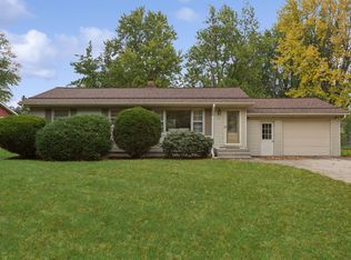 956 Wedgewood Rd, Saint Joseph, MI 49085