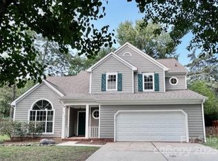 9113 Castlebay Dr, Charlotte, NC 28277