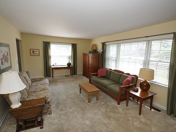 4th image of 25714 Wilson Dr