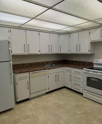 4th image of 210-22 23rd Ave Unit 2