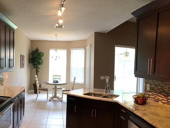 5th image of 19112 Chemille Dr