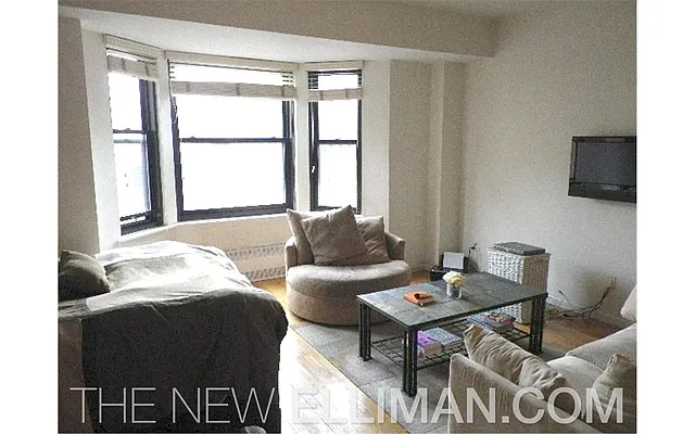 Rented by Douglas Elliman | media 23