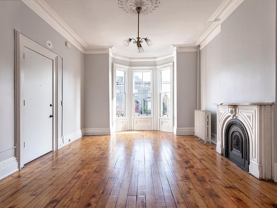 1st image of 263 Grand St #1