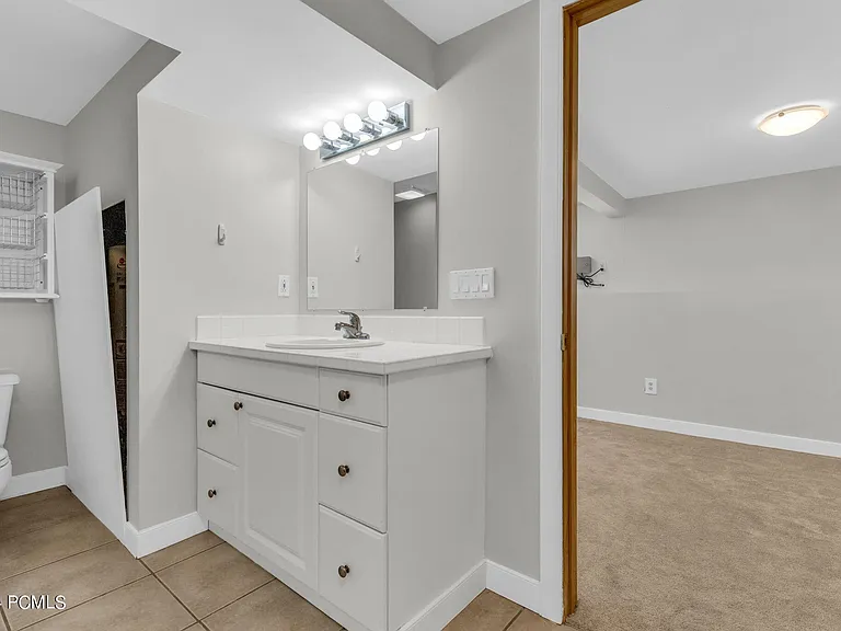 6381 Highland Dr — Photo 14