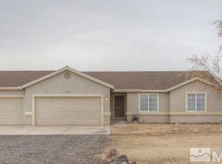1405 Cooney Dr, Silver Springs, NV