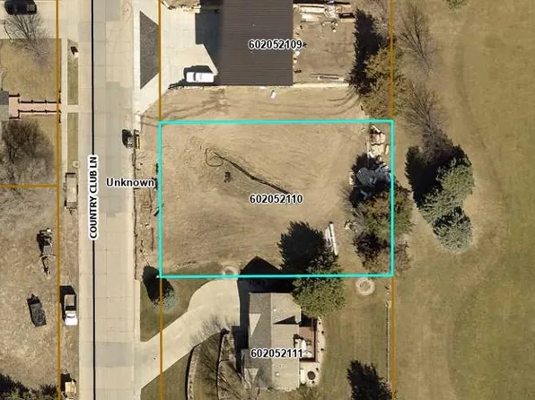 2803 Country Club Ln, Kearney, NE 68845