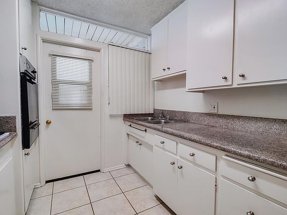 5th image of 949 N San Vicente Blvd APT 1