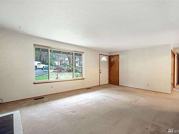 4th image of 11041 Dean Ct SW