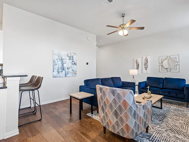 4307 Hebron St — Photo 4