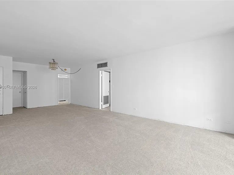 5005 Collins Ave #509 — Photo 35