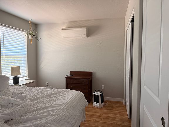 4th image of 401 Talent Ave #A