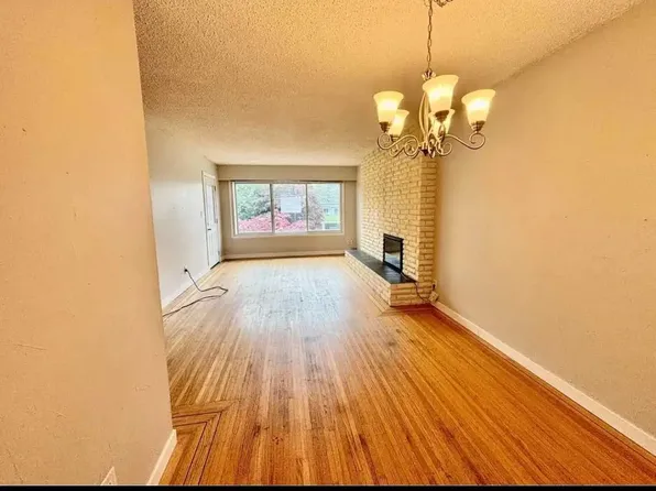 15873 Russell Ave, White Rock, BC