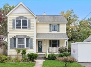 21 Curry Rd, Hastings On Hudson, NY 10706